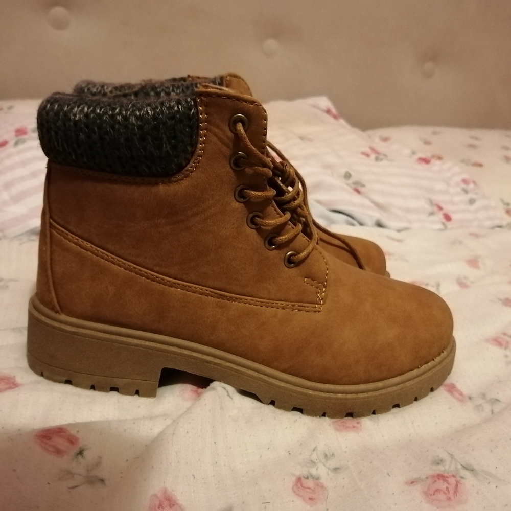 *NEW* Ardene Knit Cuff Ankle Boots in Brown